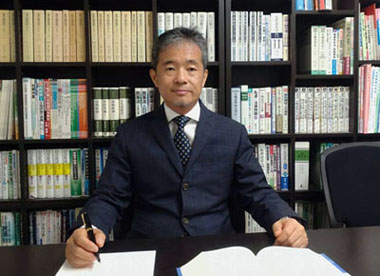 弁護士　長谷川敬一